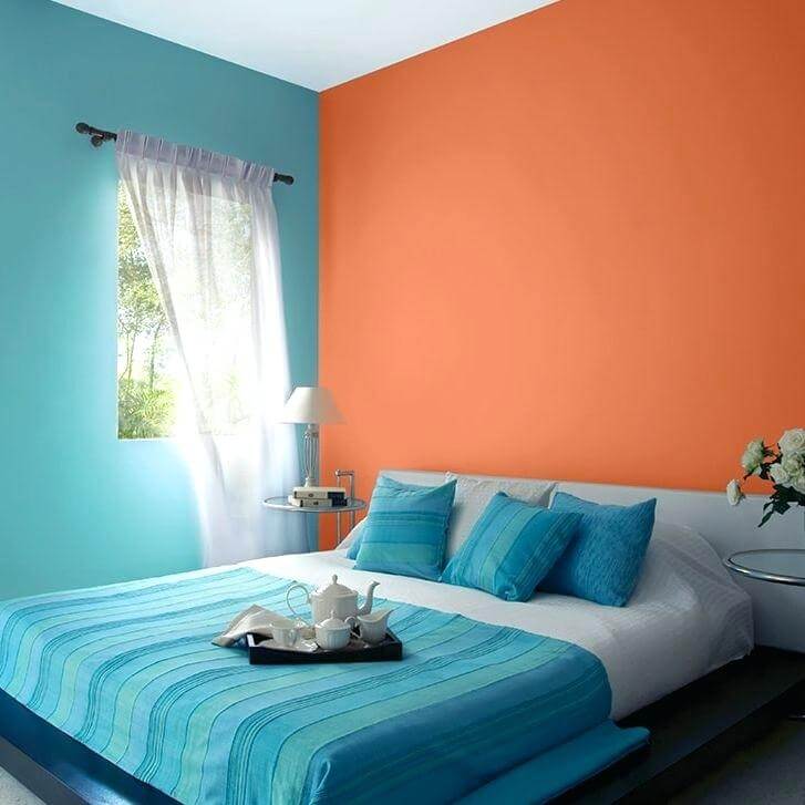رنگ آمیزی خلاقانه دیوار اتاق خواب با رنگ روغنی